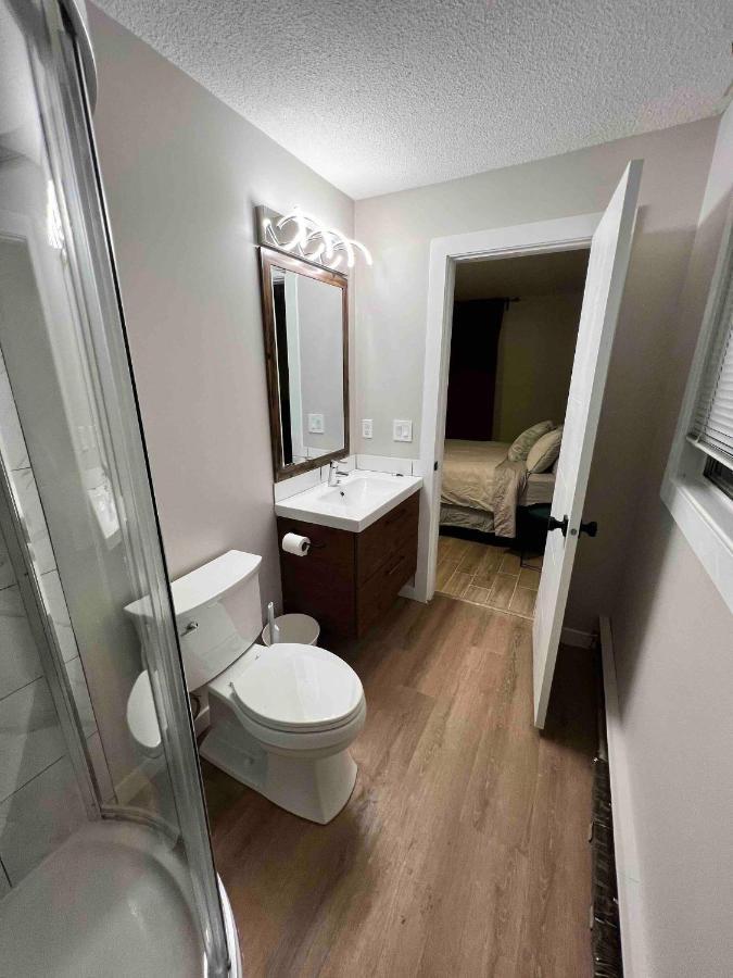 One Bedroom Condo Near Whyte Ave Close To University Edmonton Exterior foto