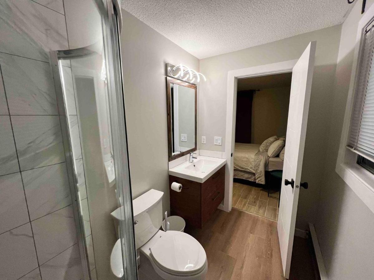 One Bedroom Condo Near Whyte Ave Close To University Edmonton Exterior foto