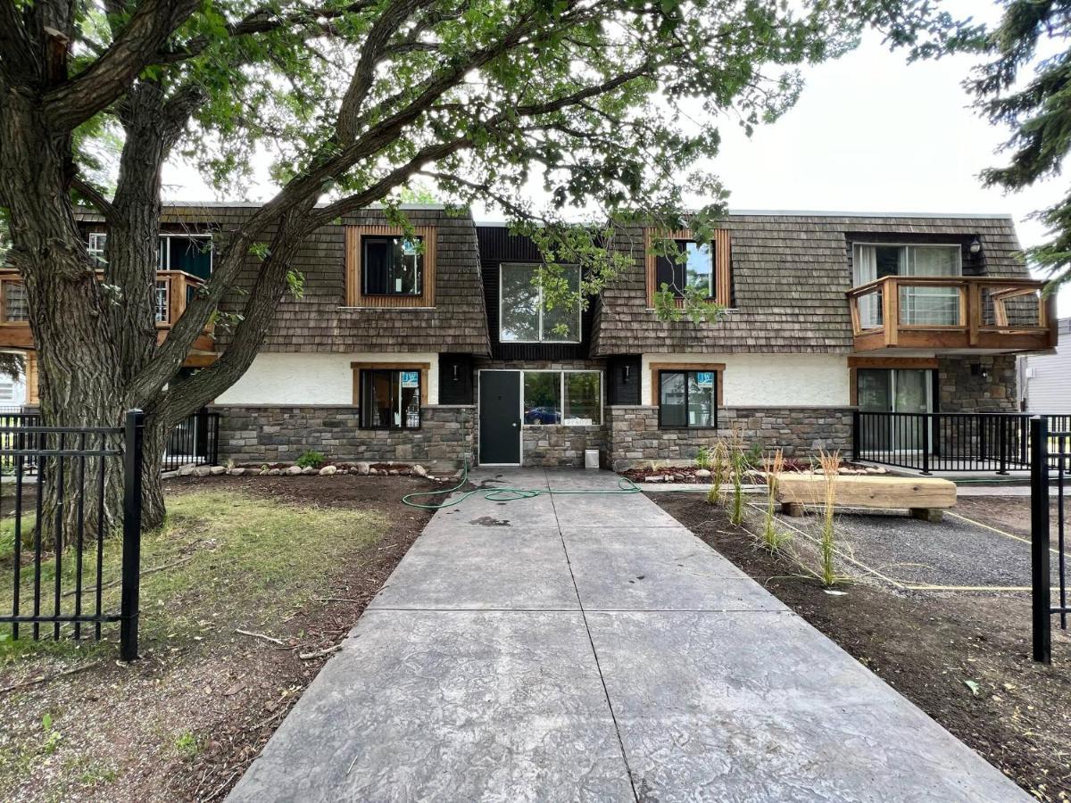 One Bedroom Condo Near Whyte Ave Close To University Edmonton Exterior foto