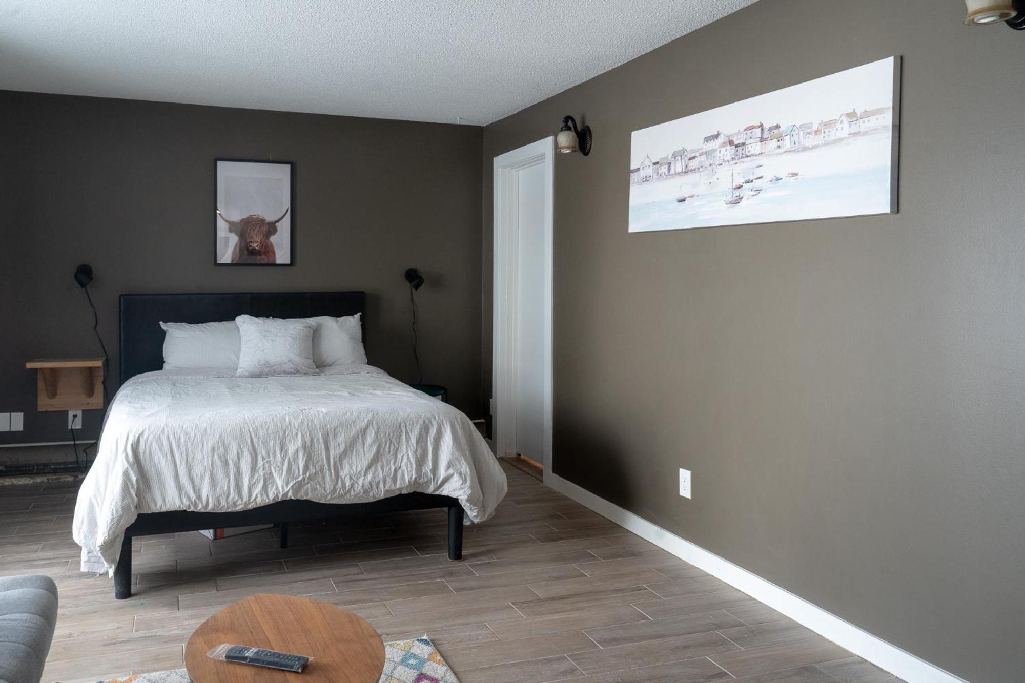 One Bedroom Condo Near Whyte Ave Close To University Edmonton Exterior foto